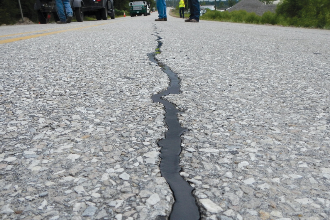 Kissimmee FL Asphalt Crack Repair