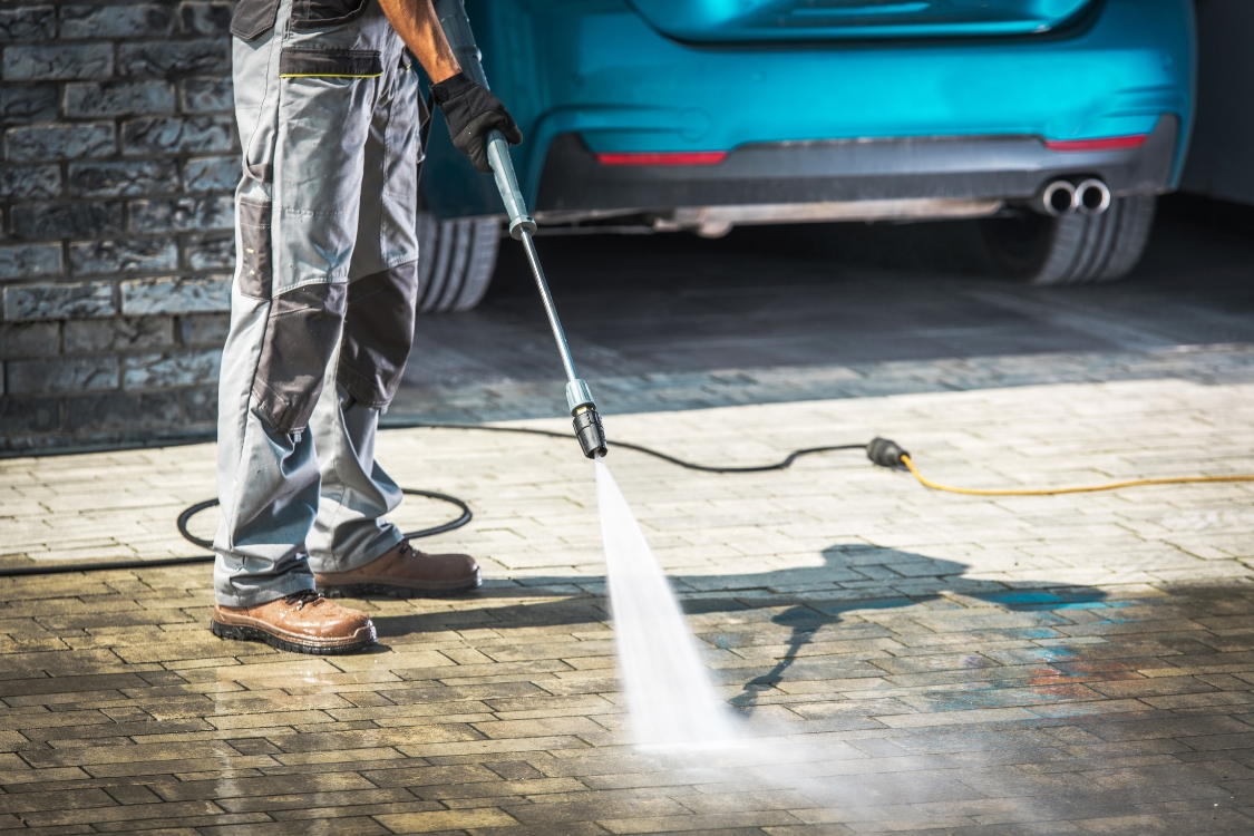 pressure washing in Orlando