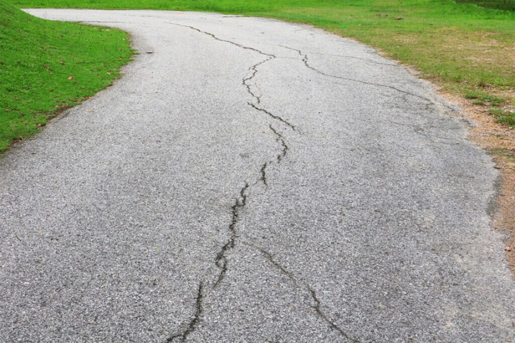 Asphalt Crack Damage In Orlando