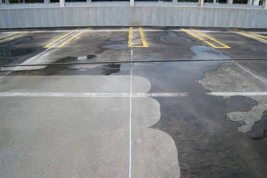 Pressure washing parking lots in Orlando Florida